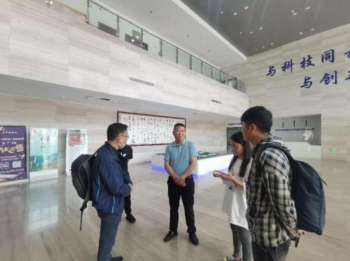 5月12日,省技术转移中心总经理赵斌一行到红星医药科技企业孵化器和云